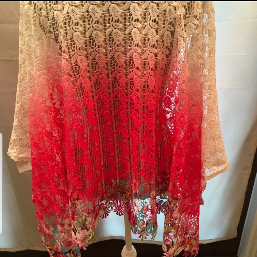 Atmosphere Poncho - Picture 4 of 4